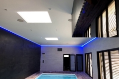 Piscine-plafond-lumineux