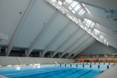 05-Plafond-tendu-et-Brise-soleil-en-Batyline-HM-de-Ferrari-Piscine-du-Kremlin-BicêtreR